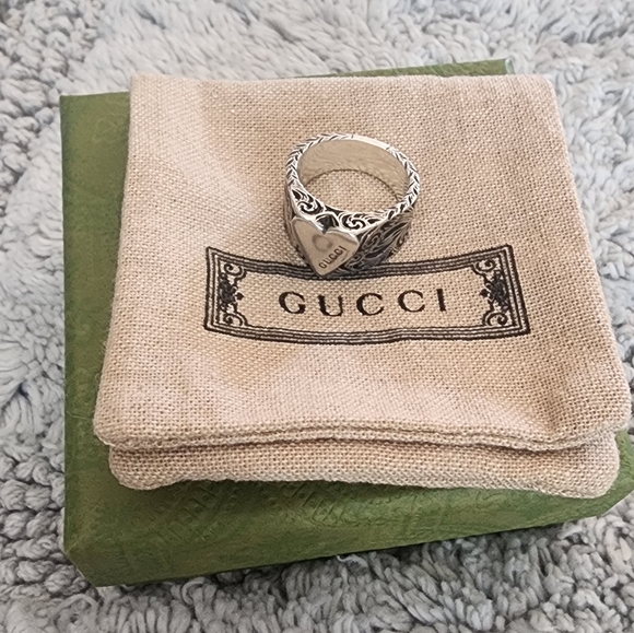 GUCCI Heart Ring - Picture 7 of 8
